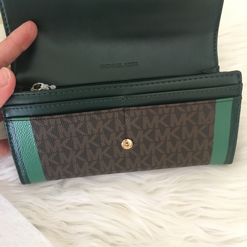 New Michael Kors Large Montgomery wallet - Picture 4 of 6